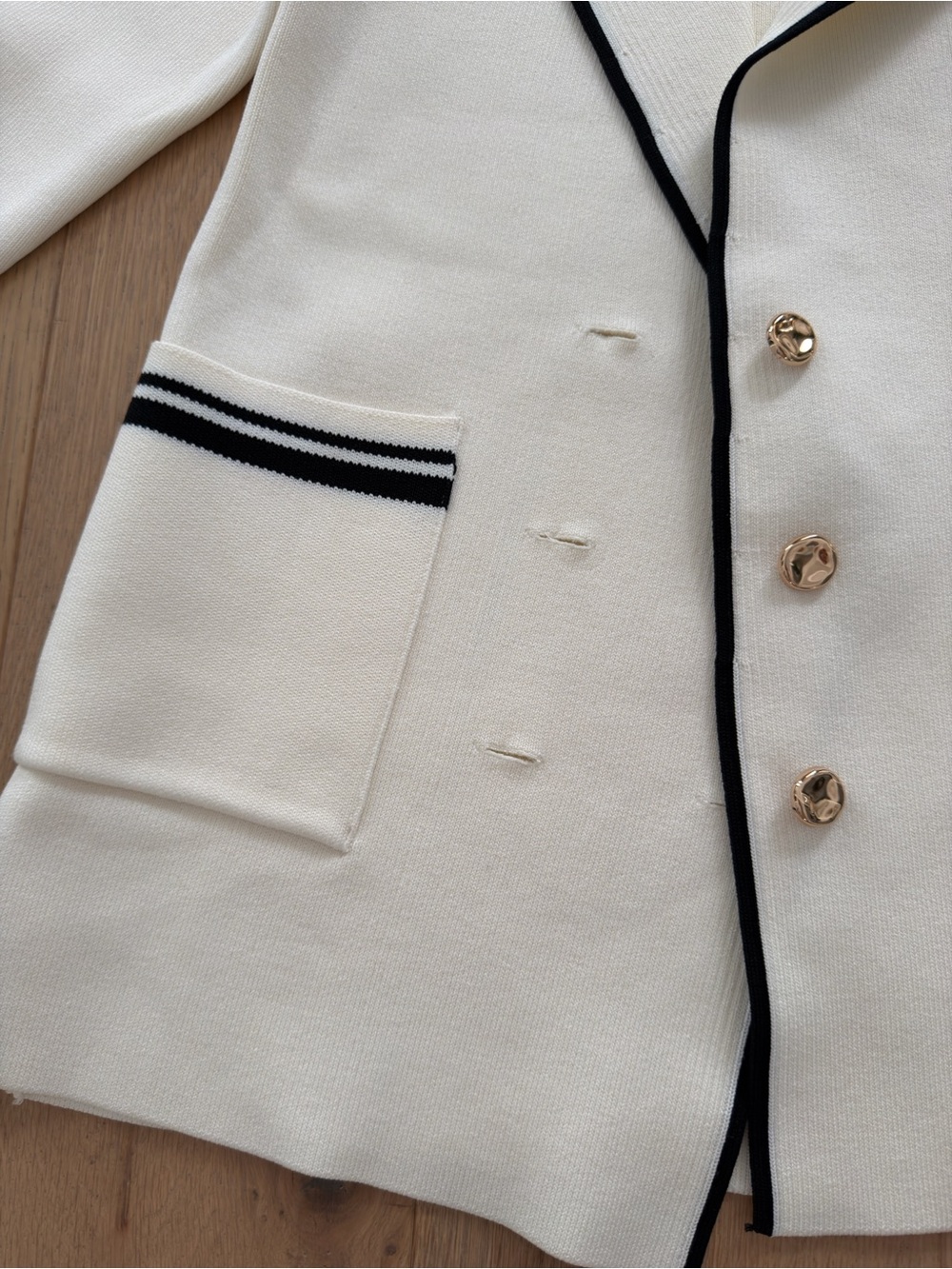Zara Cream Double-Breasted Blazer with Black Trim - Picture 4 of 8